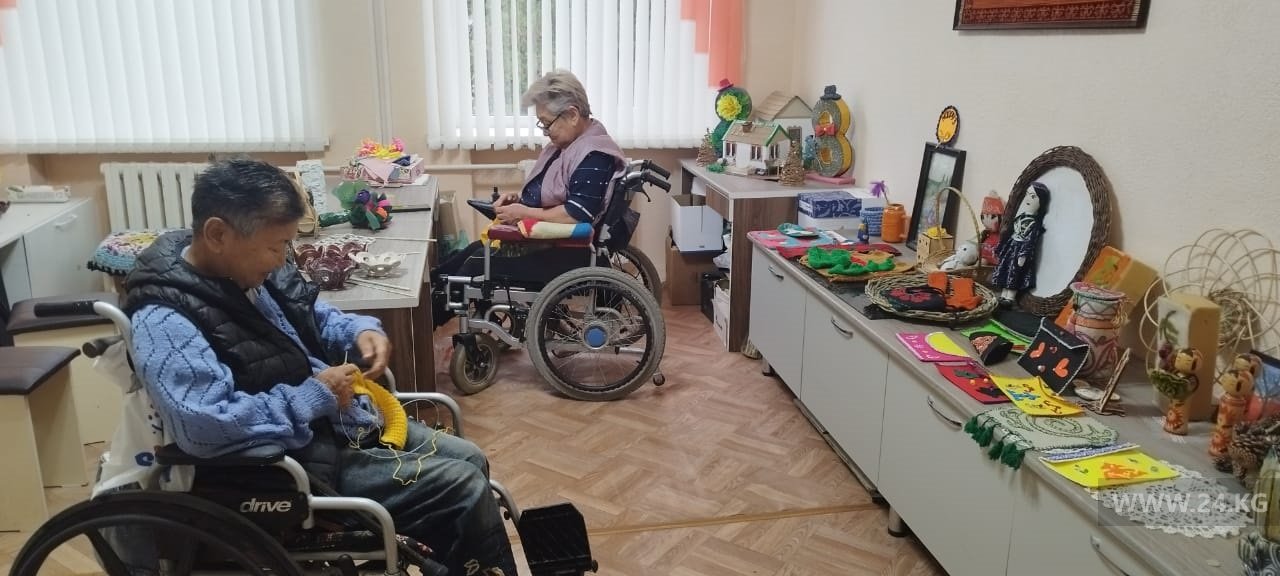 Постояльцы дома престарелых в Бишкеке