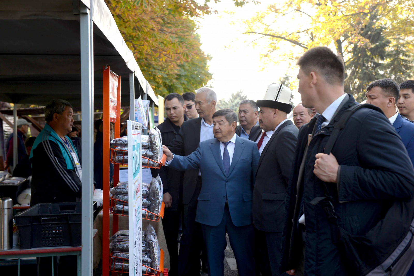 Акылбек Жапаров посетил республиканскую агропромышленную выставку «АгроТехЭкспо2023»
