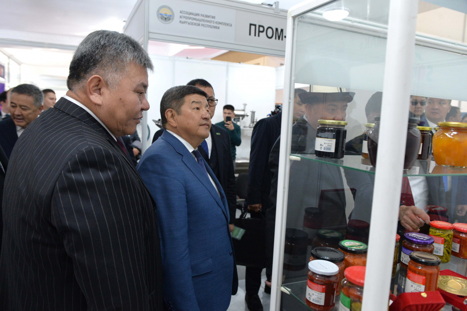 Акылбек Жапаров посетил республиканскую агропромышленную выставку «АгроТехЭкспо2023»