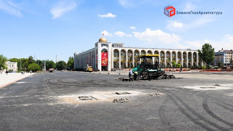 Площадь Ала-Тоо срочно асфальтировали к саммиту, но приехал только президент Казахстана