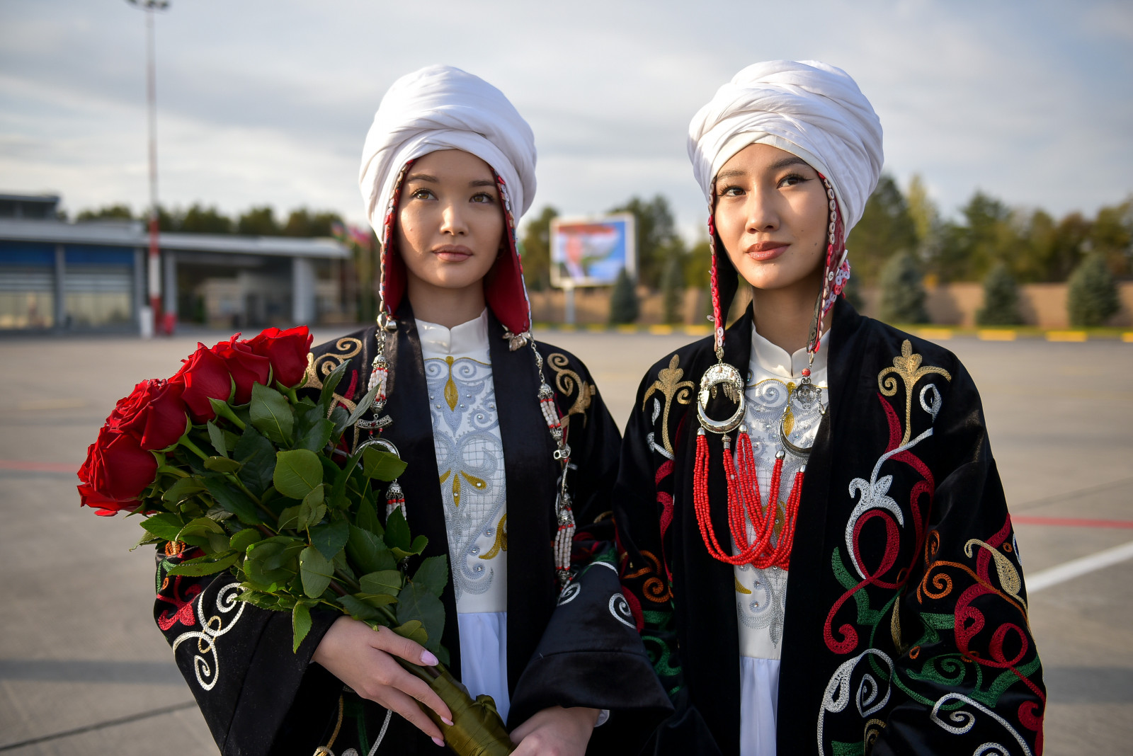 Как встречали участников саммитов ШОС, СНГ и ЕАЭС в аэропорту