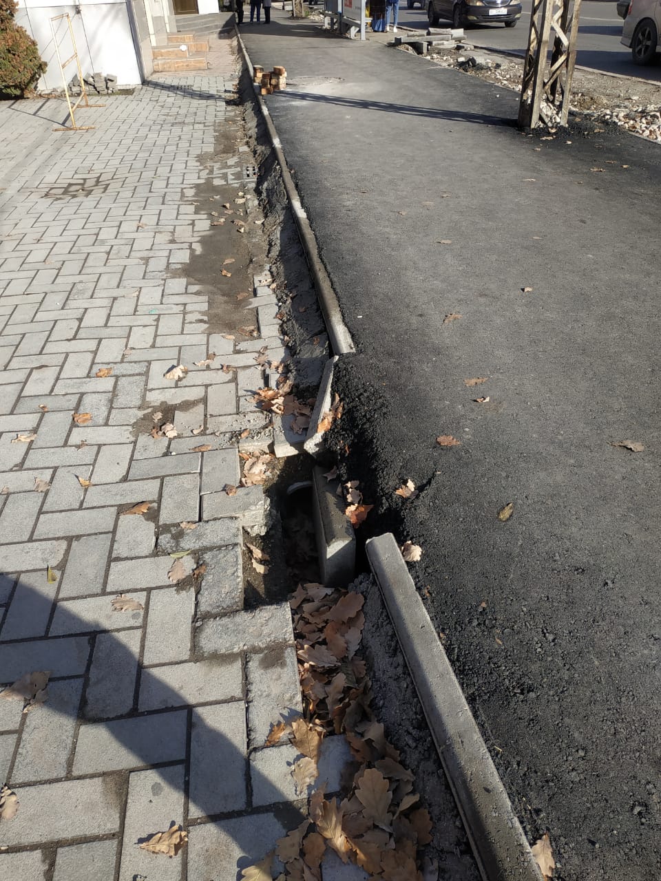 Некачественный ремонт тротуара