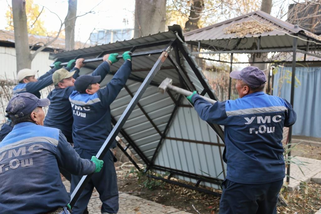 В Оше демонтируют кафе