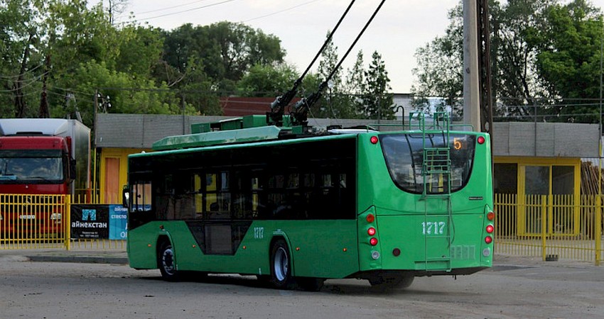 Курсируют троллейбусы по 10 маршрутам, еще один временно приостановлен