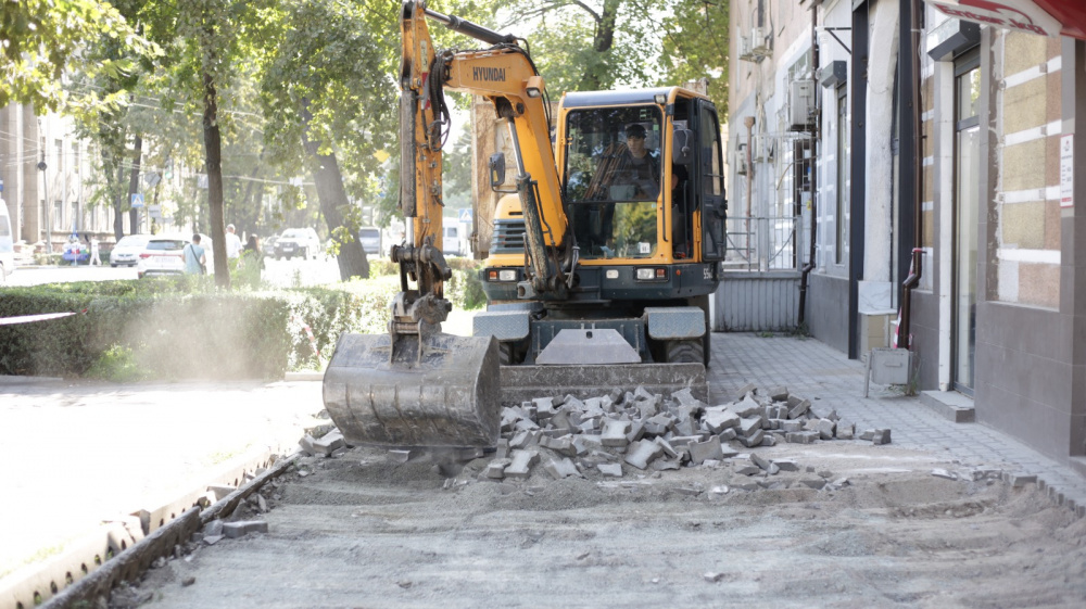 В столице отремонтировали тротуары на 43 улицах