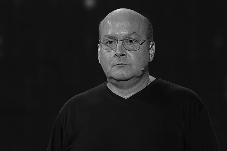 Российский и советский актер и режиссер Вячеслав Гришечкин умер на 62-м году жизни. Особенную популярность ему принесла роль Александра Староконя в сериале «Солдаты». Также снимался в сериалах «Каменская», «Марш Турецкого», «Счастливы вместе» и других.