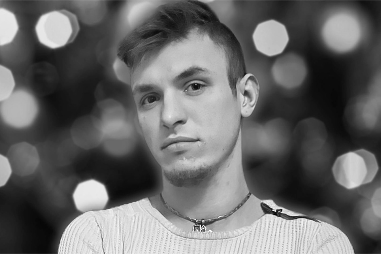 Актер Сергей Корсик, известный по ролям в сериалах «Универ» и «Ранетки», скончался в возрасте 30 лет