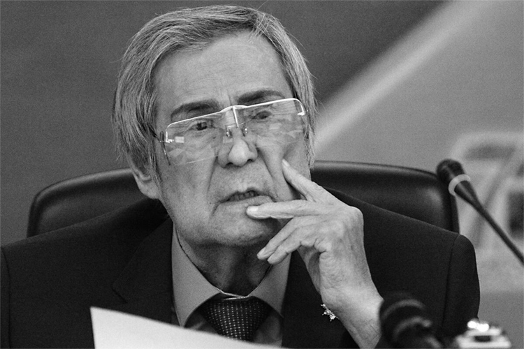 Ушел из жизни российский экс-губернатор Аман Тулеев. Более 20 лет он возглавлял Кемеровскую область России