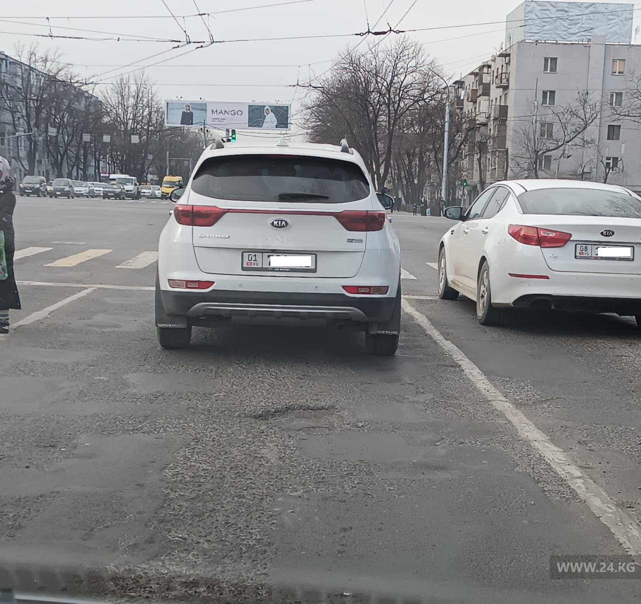 Разбитые дороги Бишкека