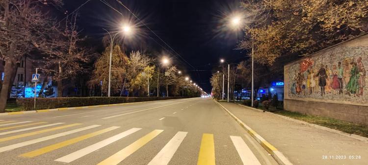 Бишкек, раннее утро, проспект Айтматова