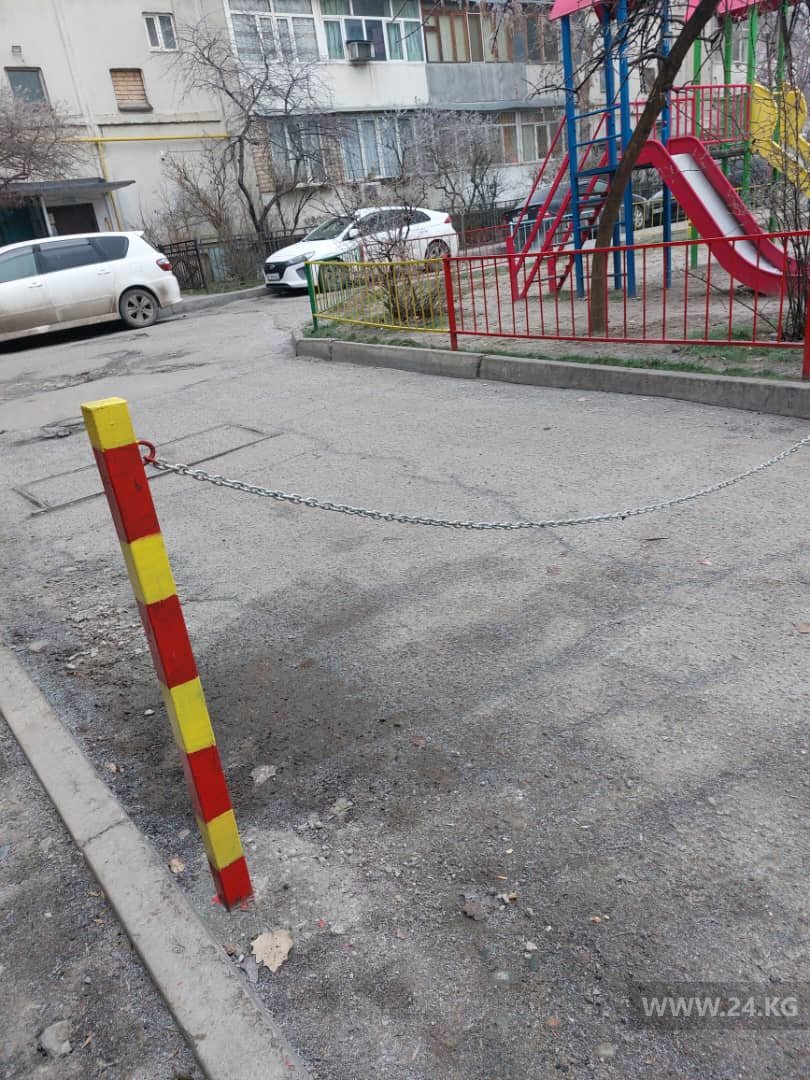 Закрыт въезд во двор