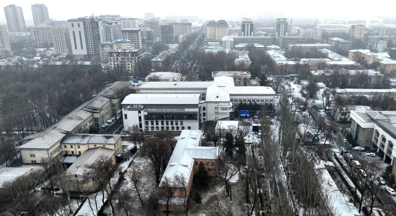 Садыр Жапаров открыл перинатальный центр при НЦОМиД