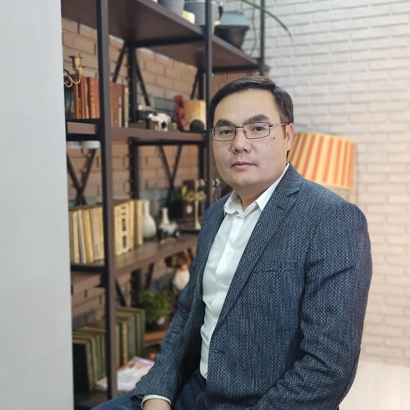 Журналист Азият Жекшеев