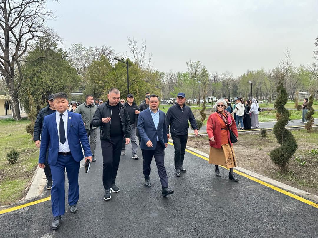 Садыр Жапаров в Ботаническом саду