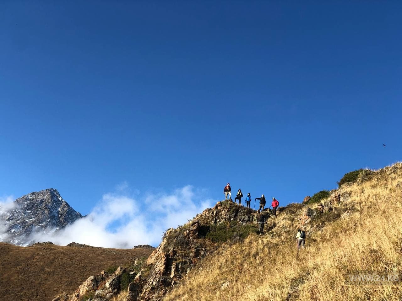 В горах ни в коем случае нельзя забывать, что это территория повышенной опасности