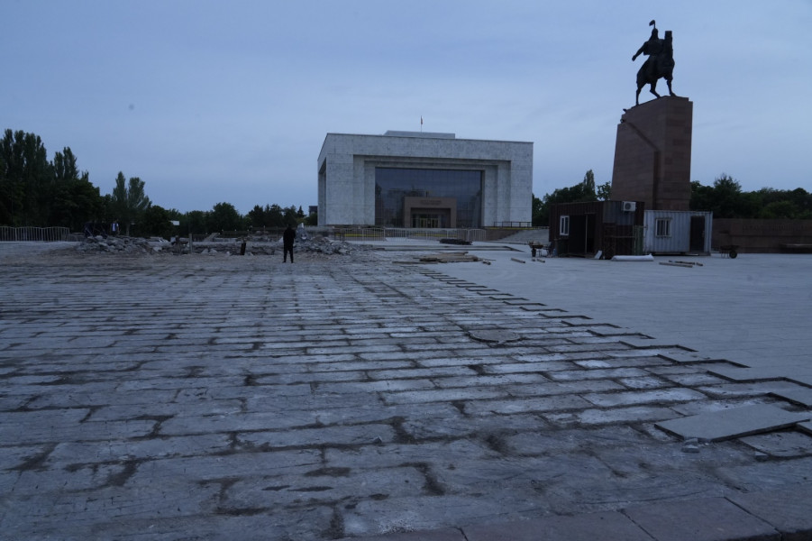 На площади убрали флагшток