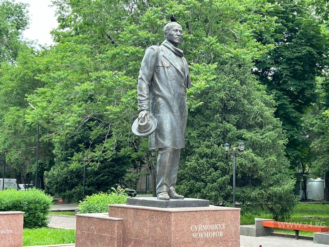 Новый памятник Суйменкулу Чокморову