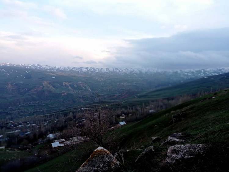 Жалпак-Таш, вид на Алдиер-Тоо