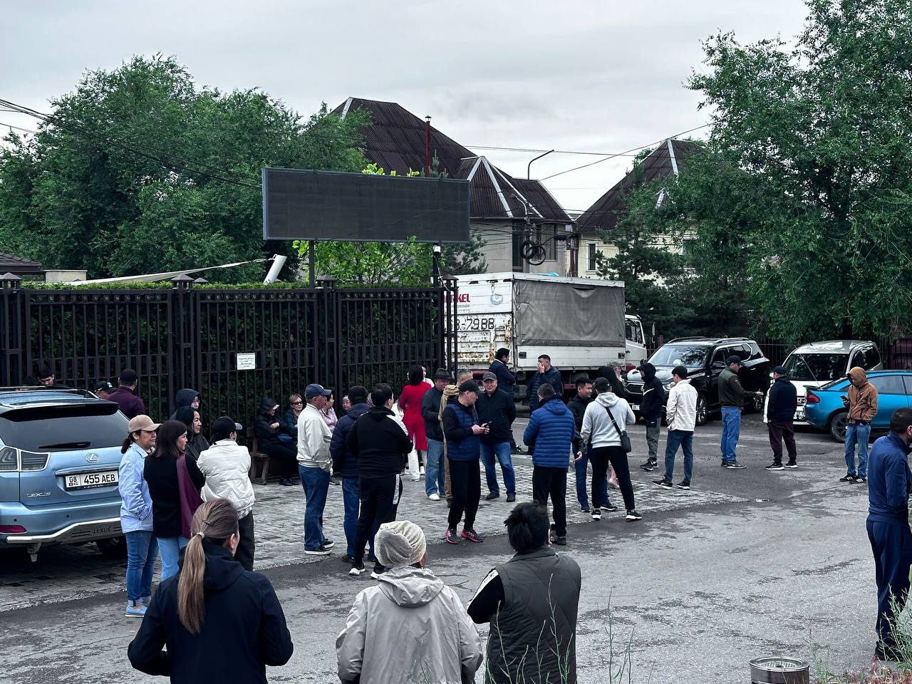 Жители домов в районе парка имени Ататюрка