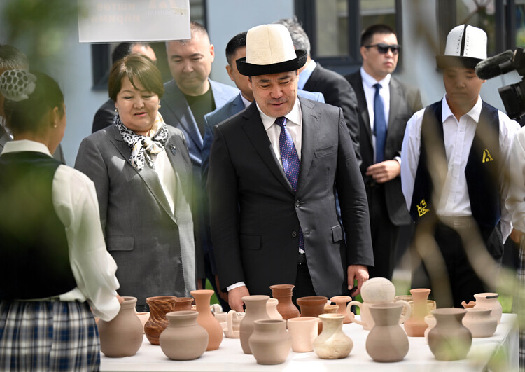 Садыр Жапаров в президентском лицее «Акылман»