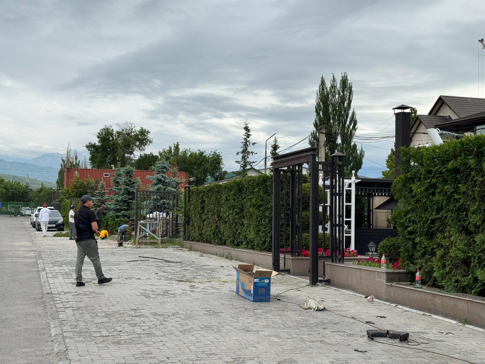В парке имени Ататюрка начали демонтаж объектов