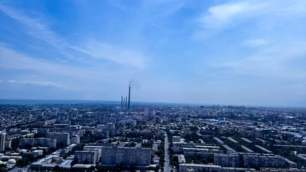Айбек Джунушалиев совершил облет столицы