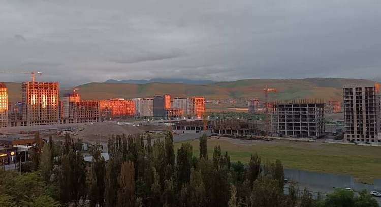 Закат в Бишкеке, 18 мая 2024 года