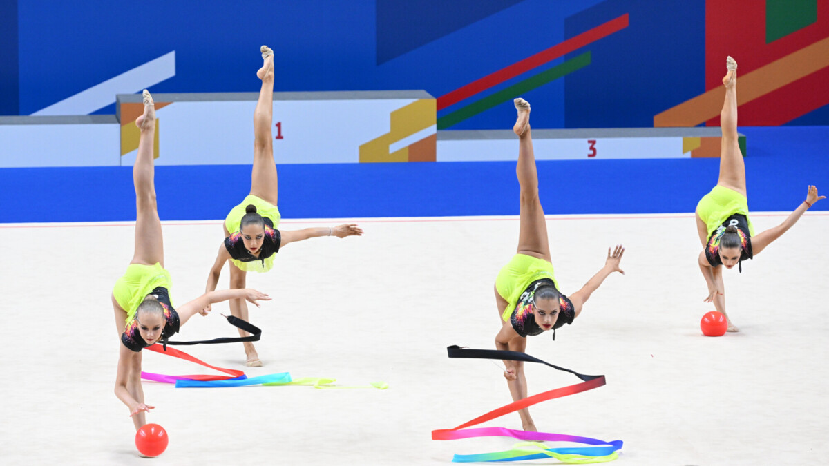 Спортсменки команды «Небесная грация»