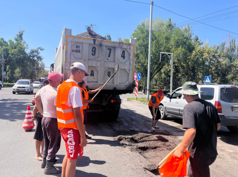 В столице начали карточный ремонт дорог