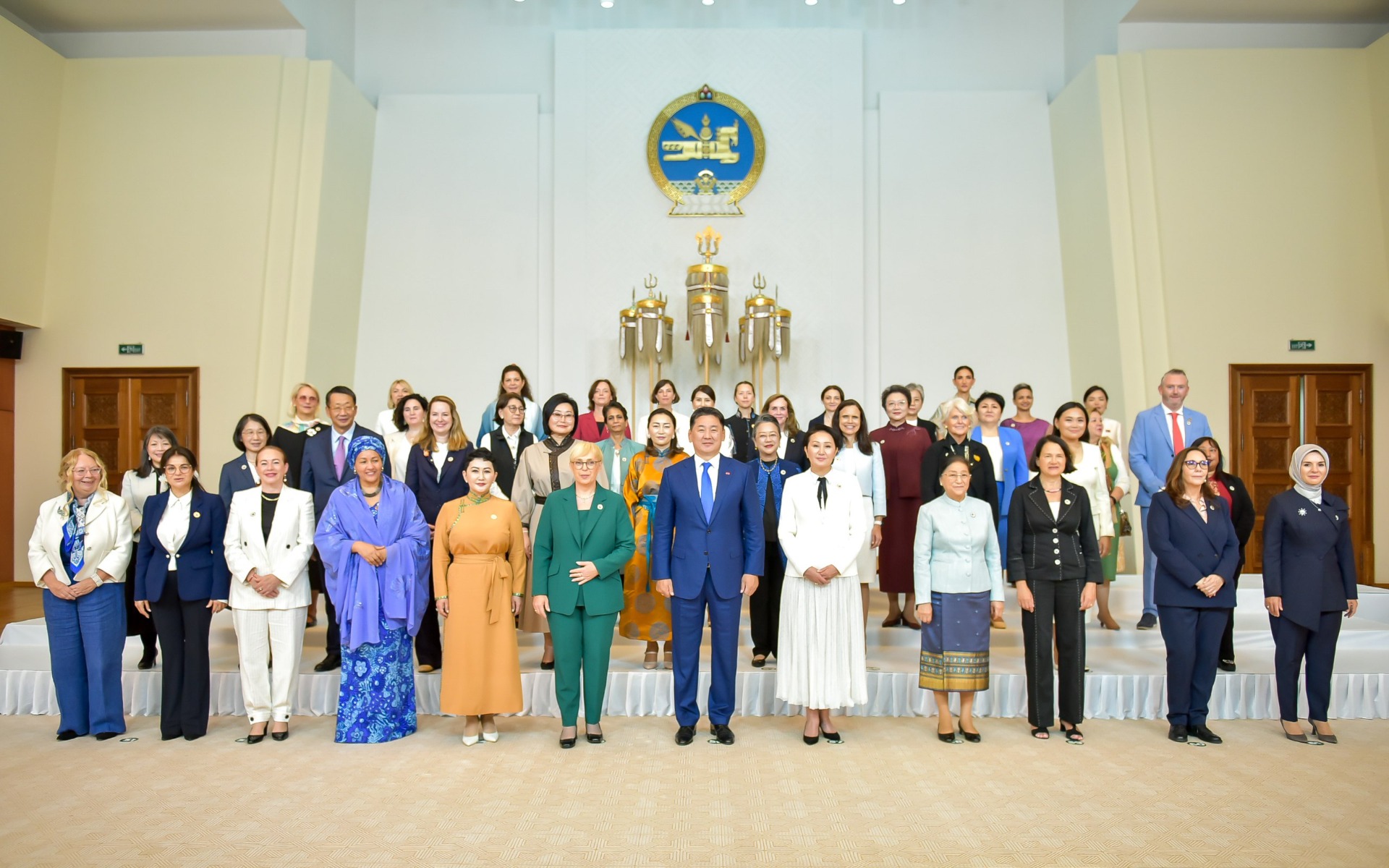 Айгуль Жапарова на Всемирном женском форуме в Улан-Баторе