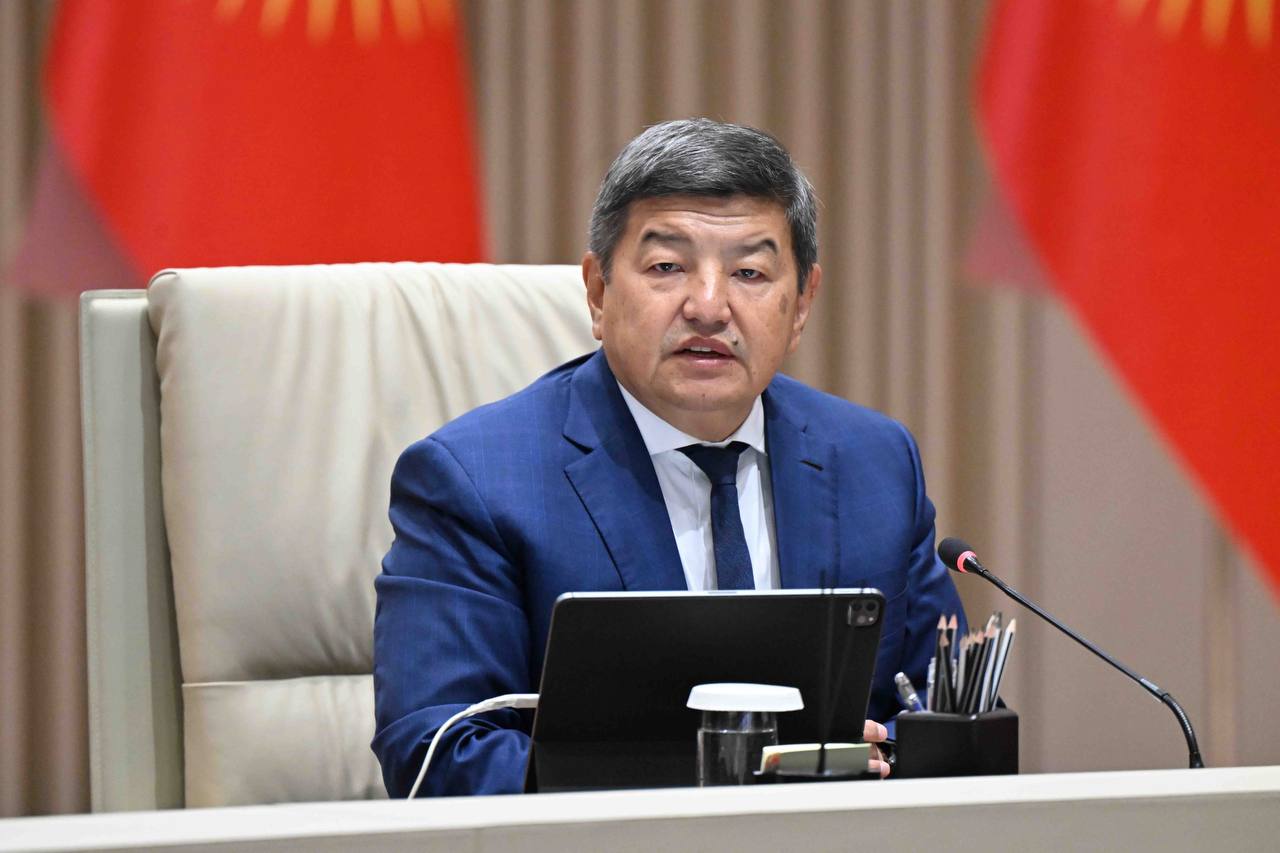 Первое аппаратное совещание кабмина в новом «Белом доме»