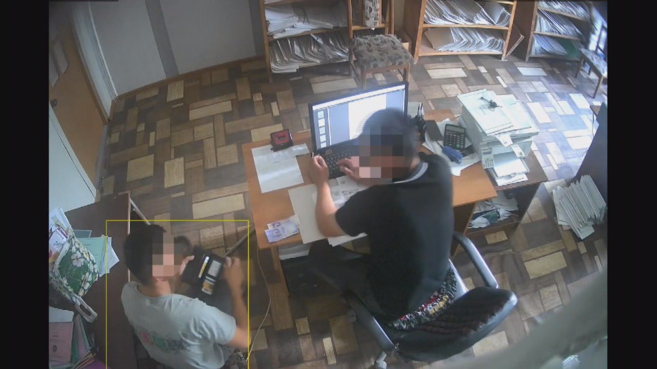 Фрагмент со скрытой камеры
