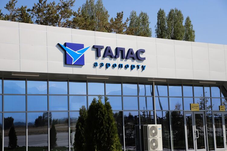 «Асман» авиакомпаниясынын учагы Таласка алгачкы каттамын жасады