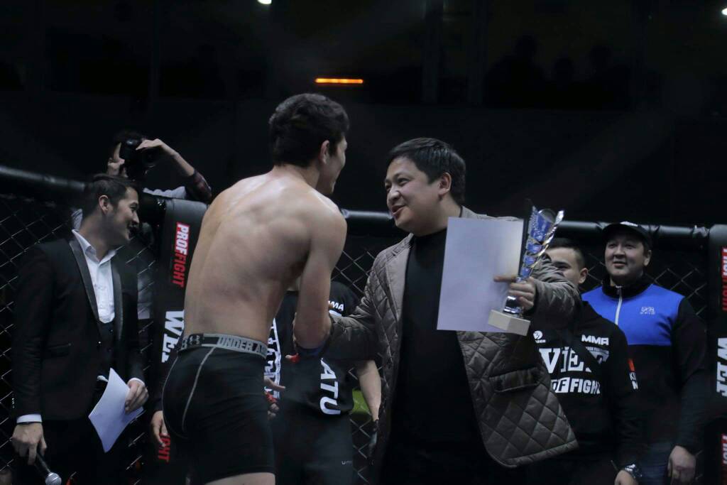 WEF. Руслан Кыдырмышев на церемонии награждения