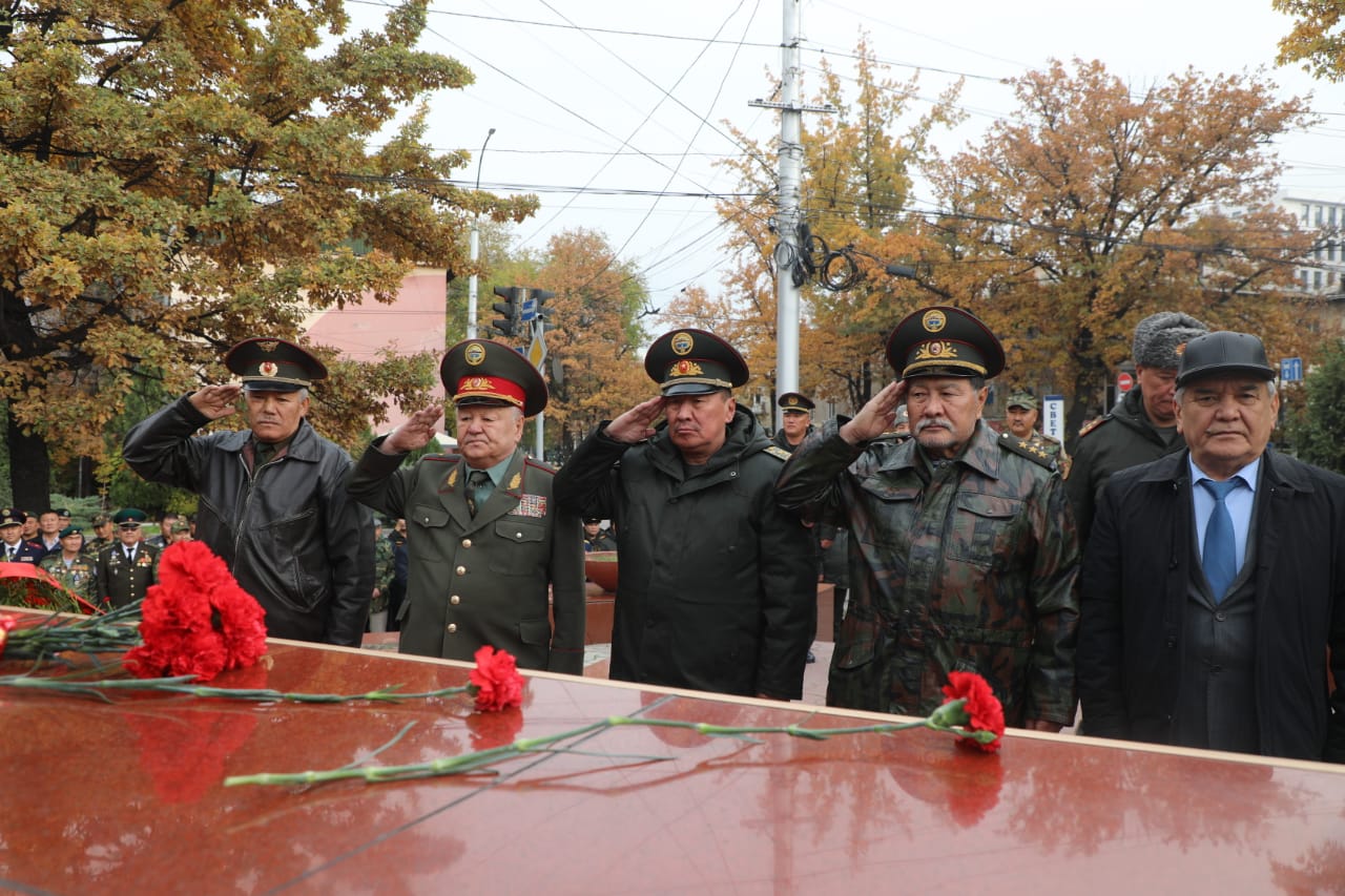 В Бишкеке почтили память воинов, погибших в баткенских событиях