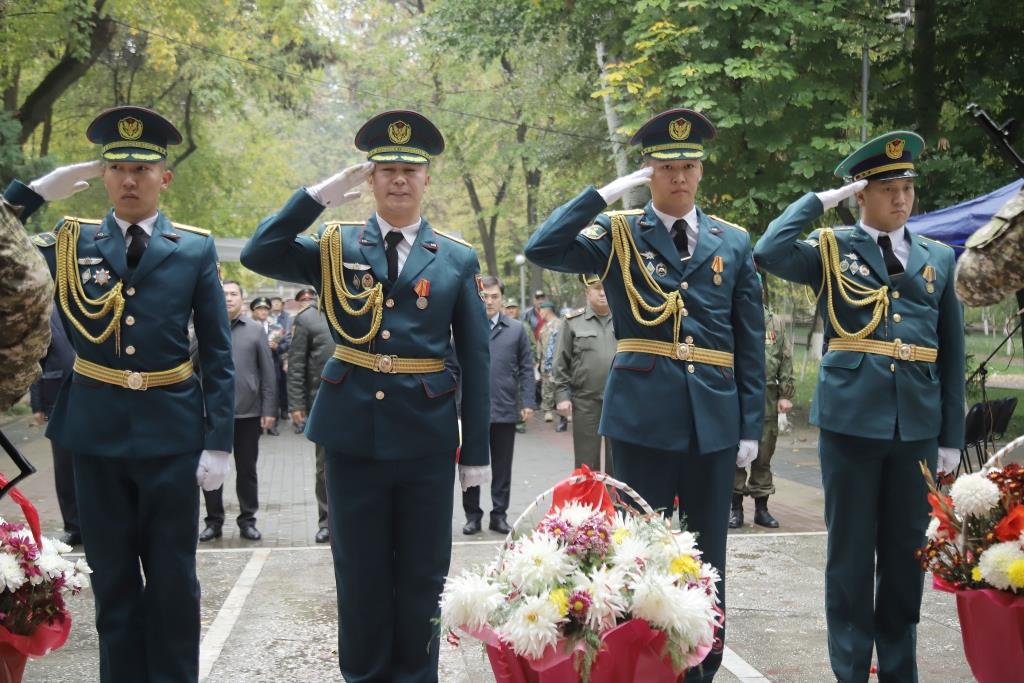 В Оше почтили память воинов, погибших в баткенских событиях