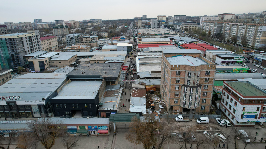 Городские службы благоустраивают Орто-Сайский рынок