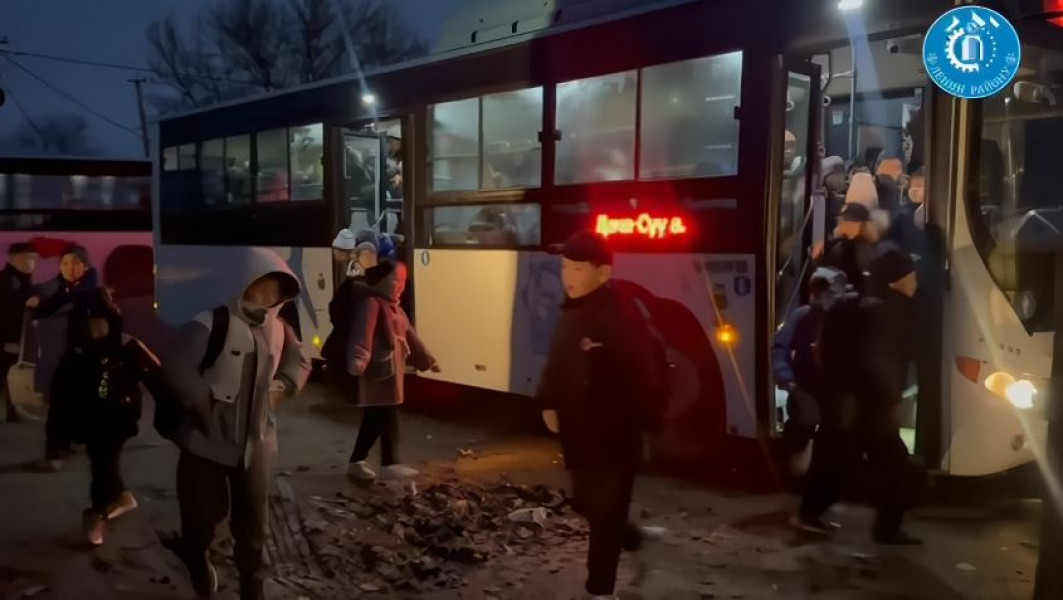 В двух МТУ Бишкека работает бесплатный автобус для школьников