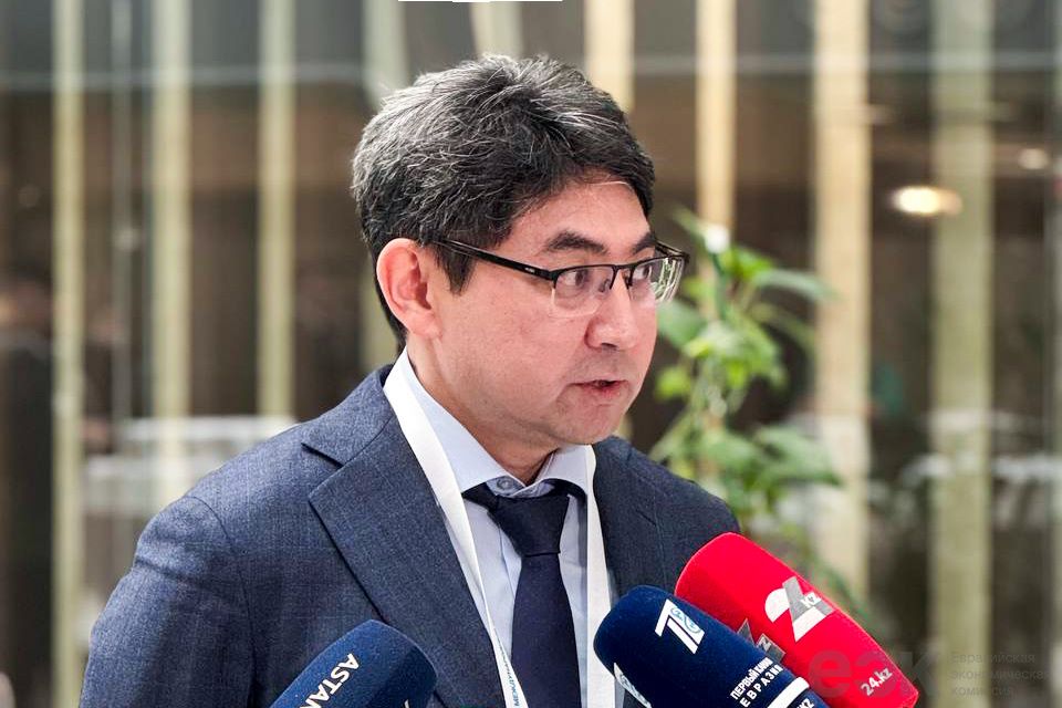 Директор департамента развития предпринимательской деятельности ЕЭК Ернар Бакенов