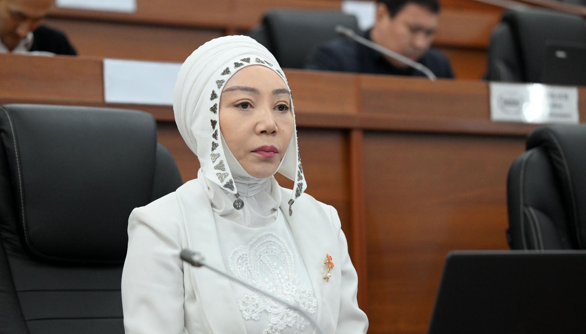 Депутат Динара Ашимова