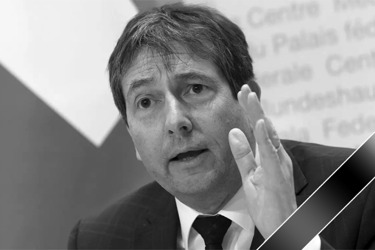 Вице-канцлер и спикер Федерального совета Швейцарии Андре Симонацци умер в возрасте 55 лет во время похода в горы