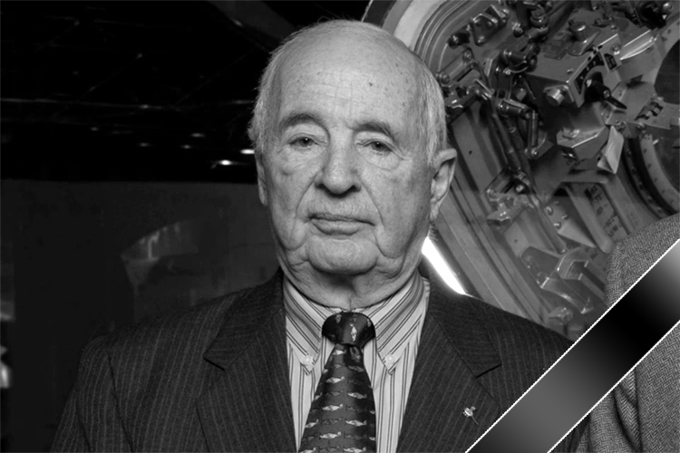 В США разбился самолет с астронавтом «Аполлона-8», облетевшим Луну, Уильямом Андерсом. Лайнер упал в залив Пьюджет-Саунд, после чего затонул. Уильяму Андерсу было 90 лет