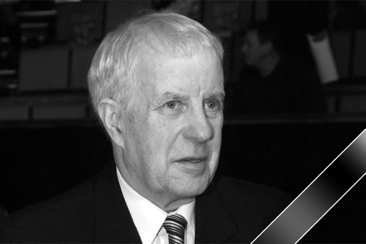 Советский оператор и режиссер, заслуженный деятель искусств РСФСР Анатолий Петрицкий умер на 93-м году жизни. Он был оператором всех четырех частей картины «Война и мир». В 1969-м картина получила премию «Оскар» как лучший фильм на иностранном языке