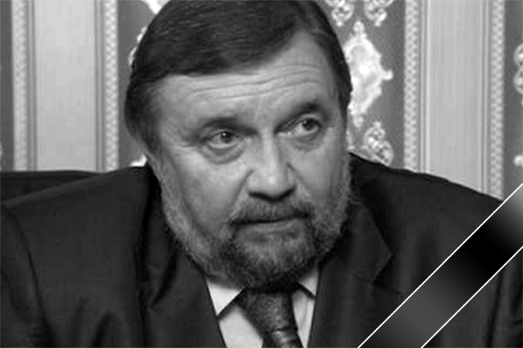 Умер режиссер детективных сериалов про сыщика Гурова Федор Петрухин. Ему было 72 год