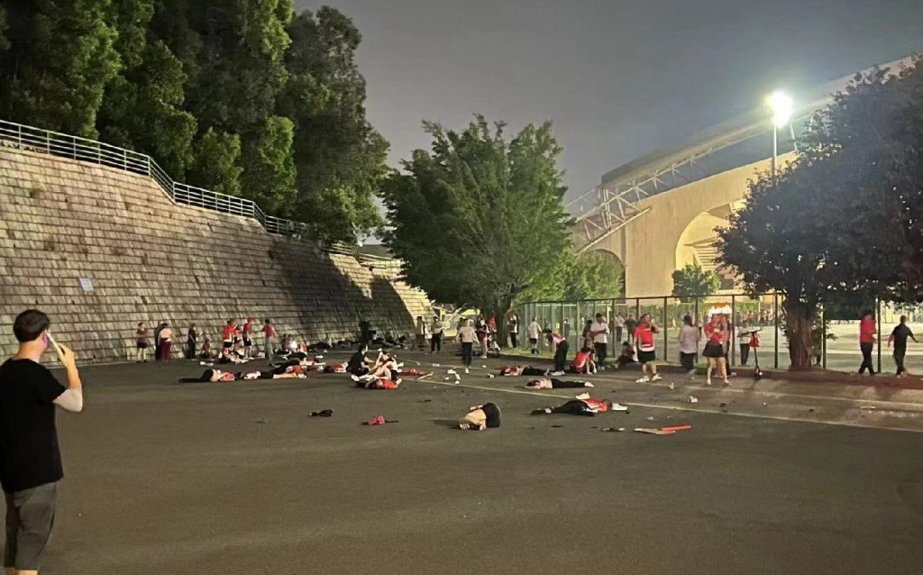 11 ноября. Тогда в толпу людей, 11 ноября 2024 года в занимавшихся спортом на стадионе, въехал внедорожник. Погибли 35 человек