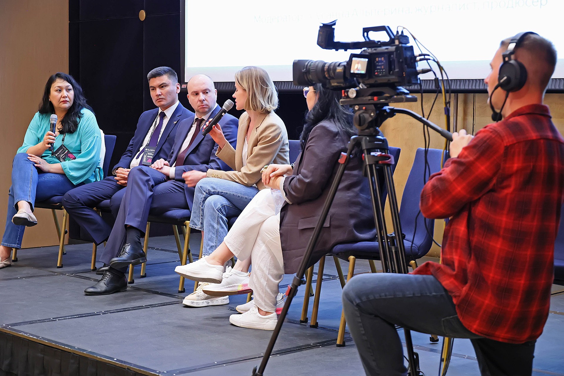 На панельной дискуссии кинофестиваля «Одна шестая» в Екатеринбурге