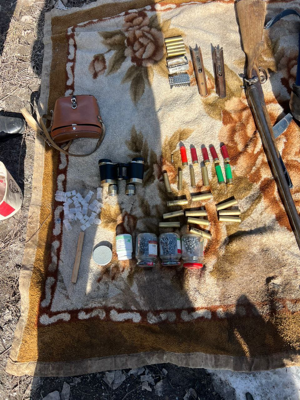 Изъятые оружие и боеприпасы