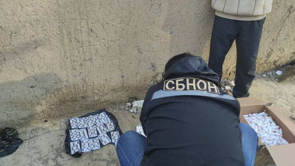 В Оше задержана группа женщин, поставлявших сильнодействующие лекарства в Узбекистан