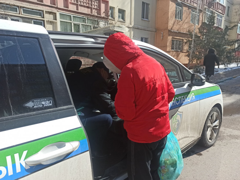 В столице наказали нарушителей за выброс мусора в неположенных местах.