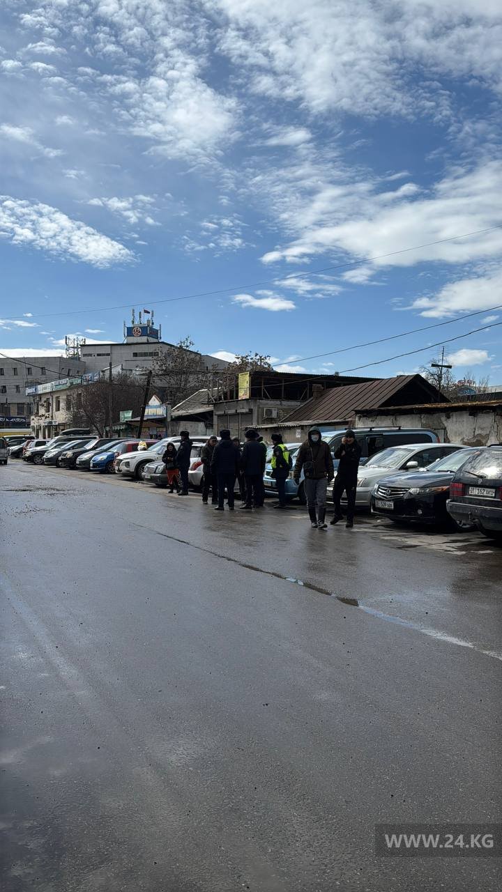 Рейд по незаконным парковкам такси